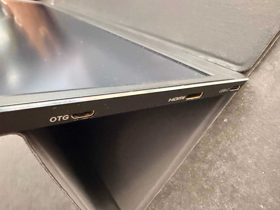 Monitor Portátil Touchscreen UPERFECT 15.6" c/ Bateria (Como Novo)