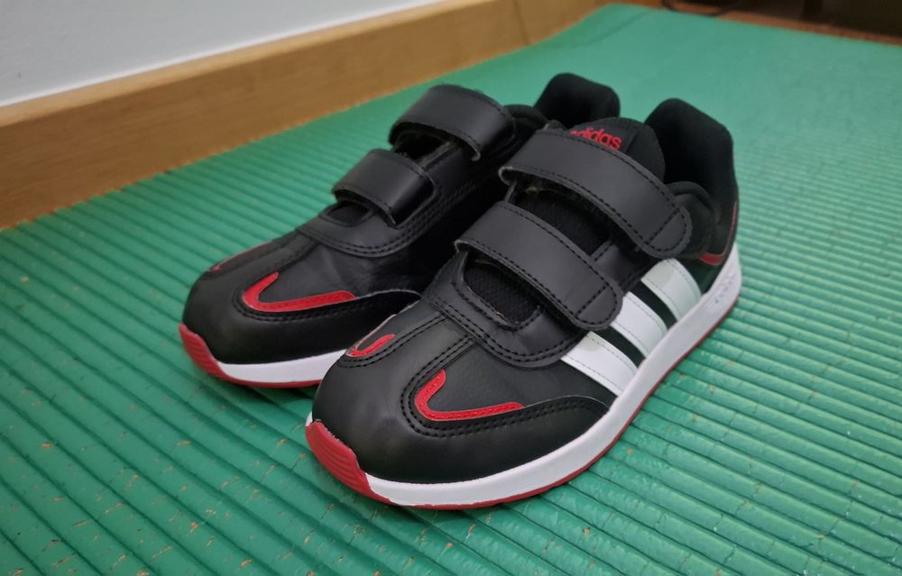 Buty adidas na rzepy  35 używane