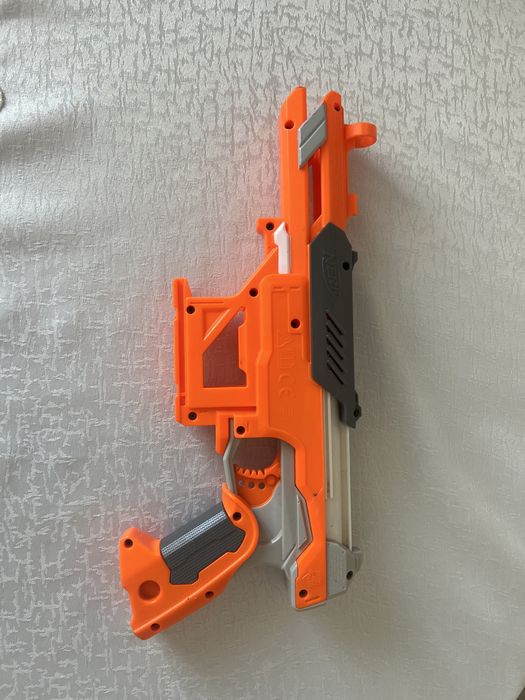 Іграшковий бластер Nerf