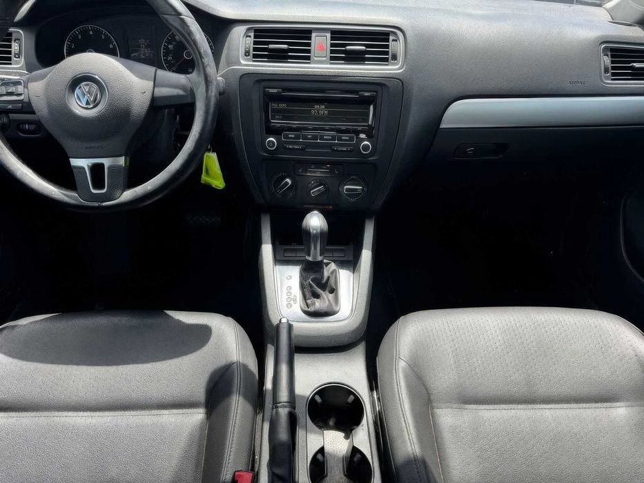 Volkswagen Jetta Se      2013