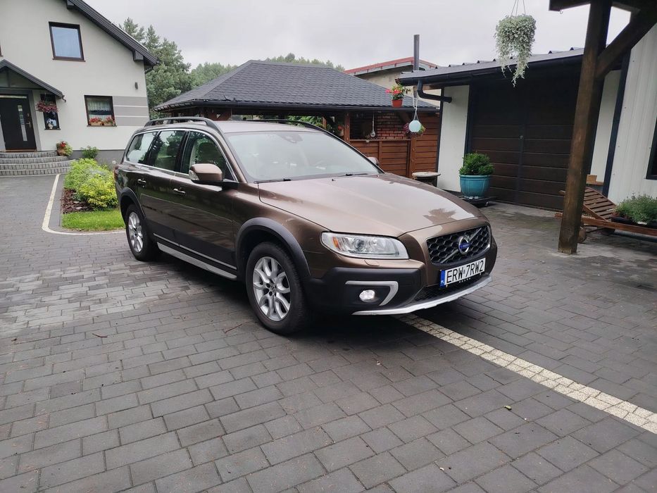 Volvo XC 70 VOLVO XC 7O - jasny zadbany środek.