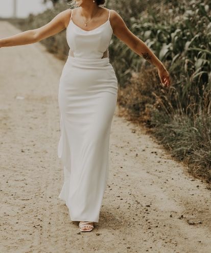 Dopasowana suknia ślubna