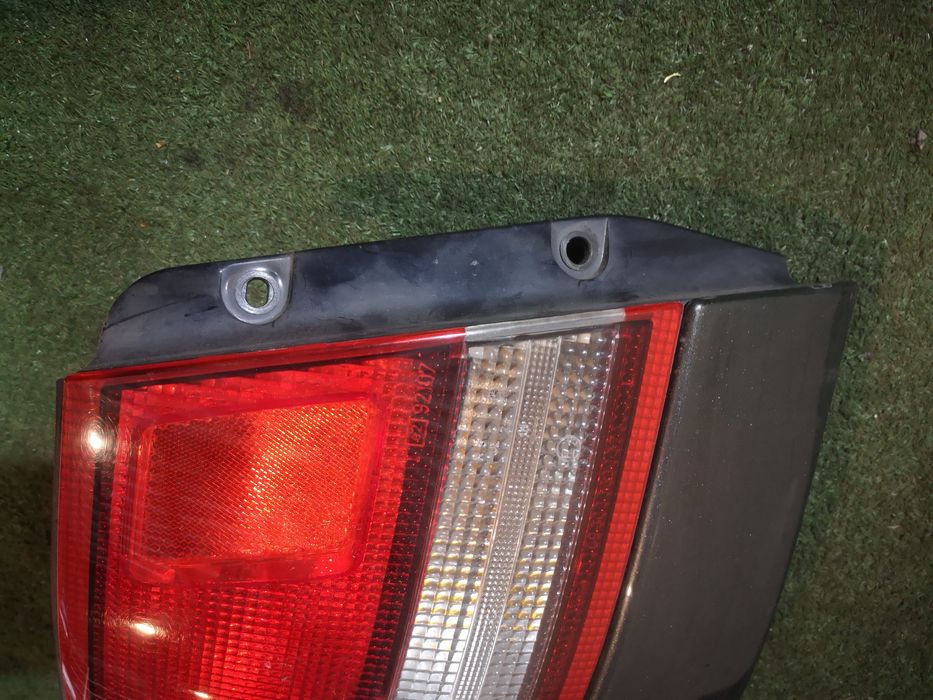 Toyota carina E lampa tylna lewa