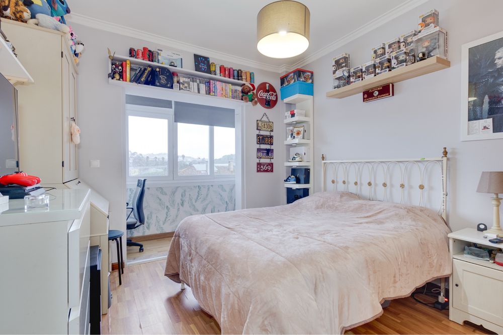 Cama de casal em ferro + colchao