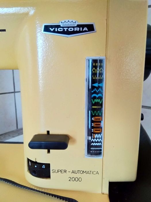 Máquina de costura VICTORIA