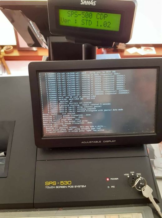 Máquina registadora eletrônica