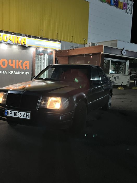 Mercedes-Benz W124 E230