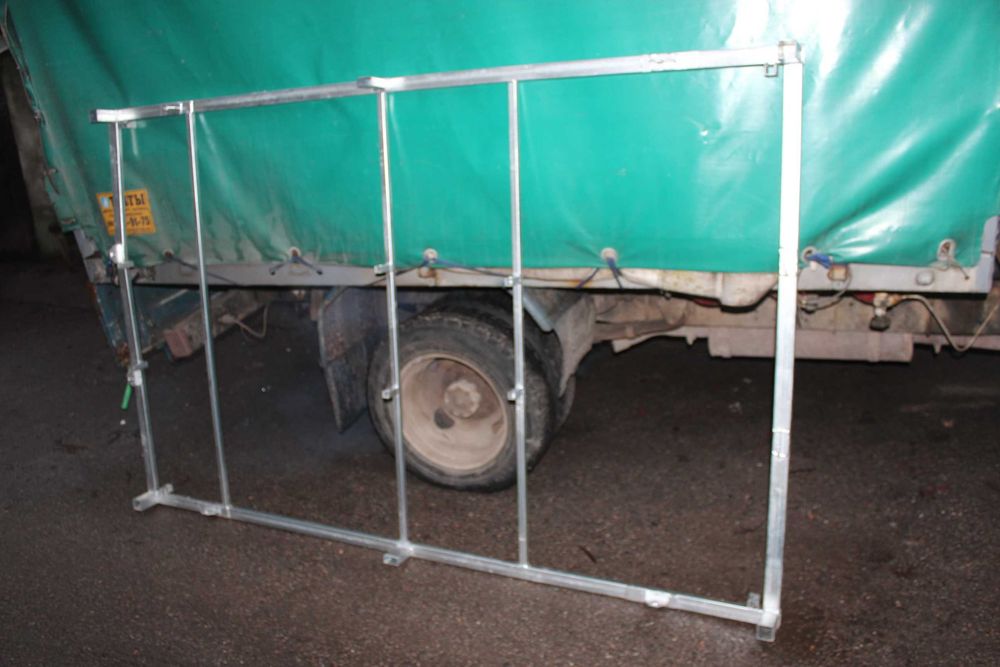 продам каркас с труб профильных  размер 2.30 на 1.46 возм доставка