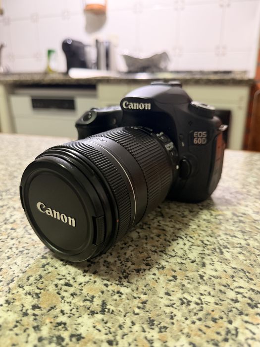 camara canon 60d EOS + EFS 18-135mm f/3.5-5.6