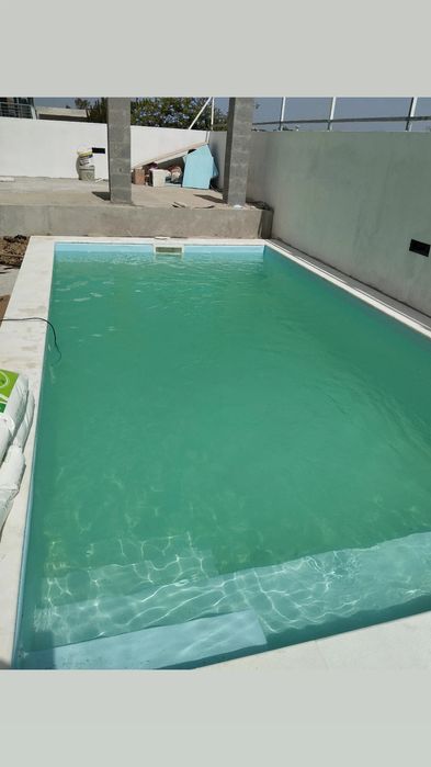 Aplicação de tela para piscinas