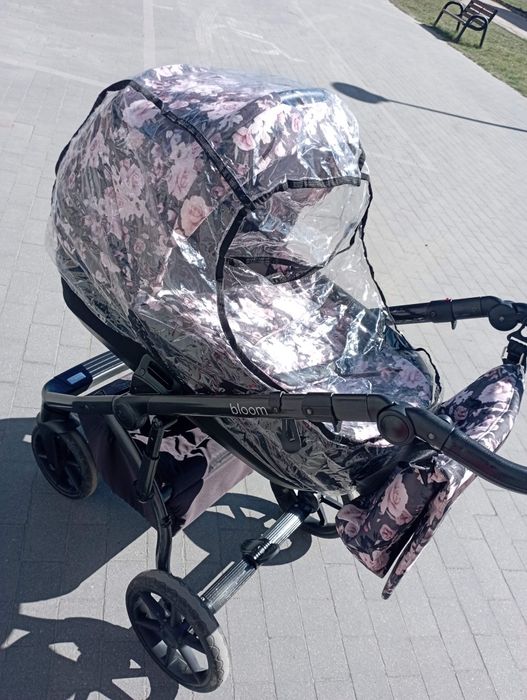 Wózek dziecięcy 3 w 1 z bazą do auta