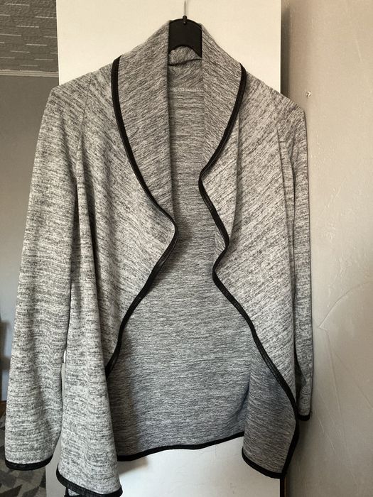 Sweterek kardigan szary