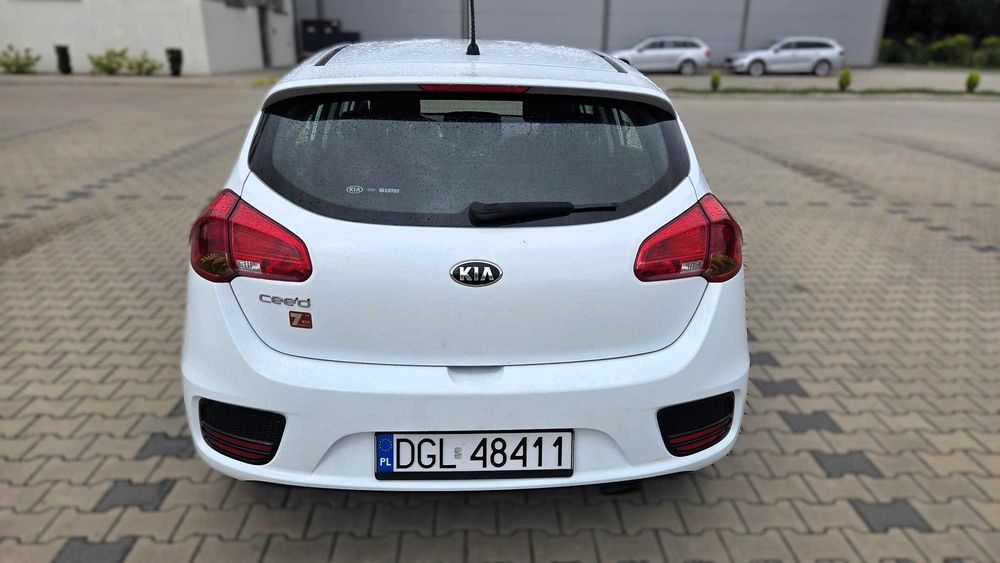 Samochód osobowy KIA Cee'd 1.4 MR`16 E6, hatchback, 5-drzwiowy. benzyna, bezwypadkowy,