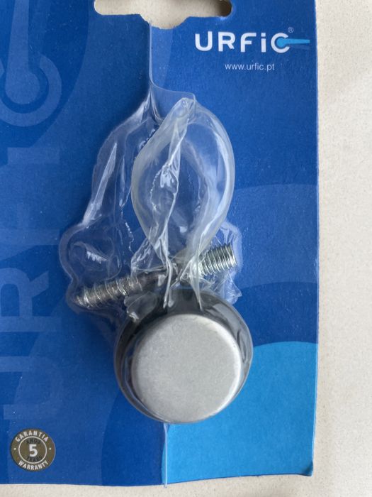 Floor-mounted door stops (three)64297748564610122