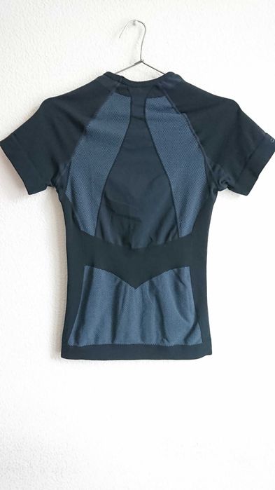 Зональная компрессионная футболка Odlo Evolution Warm. Германия.