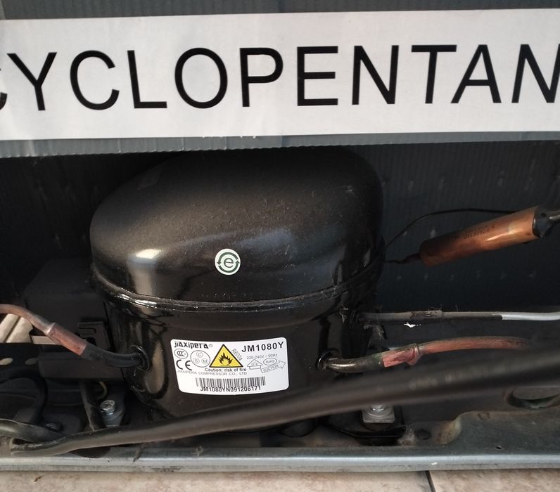 Продам морозильную камеру