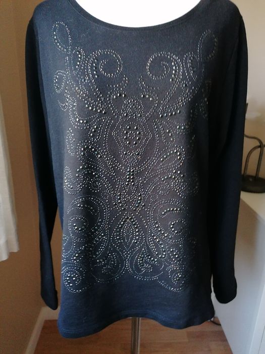 Czarna bluza firmy C&A