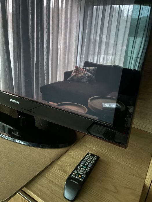 TV Samsung Plasma, model - PS42B430P2W. Stan używany, ale bardzo dobry