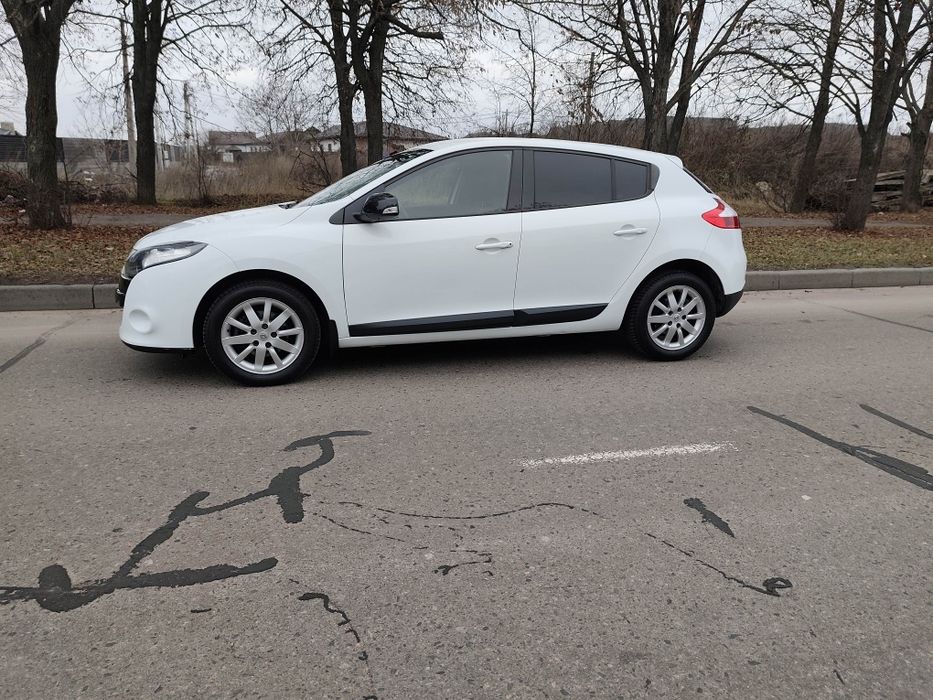 Продам Renault Megane 3 1.6 бензин 2012