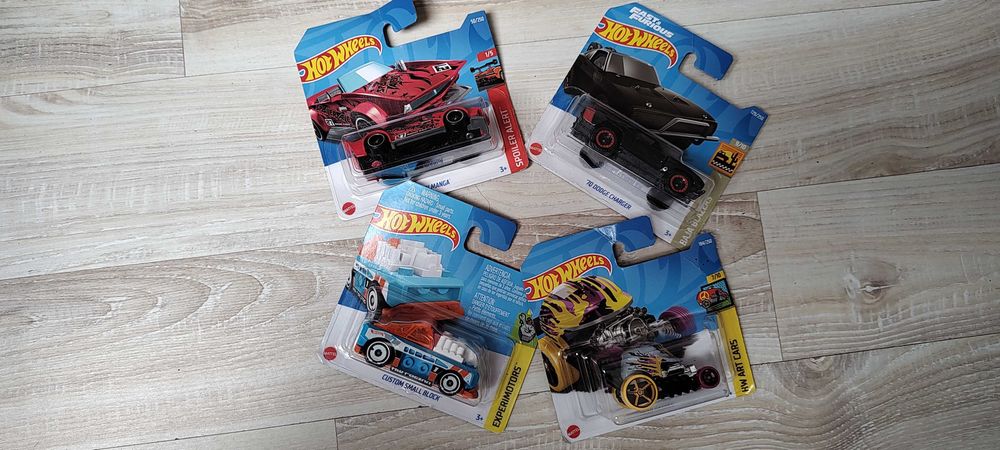 Hot Wheels zestaw 4 szt. samochodzików