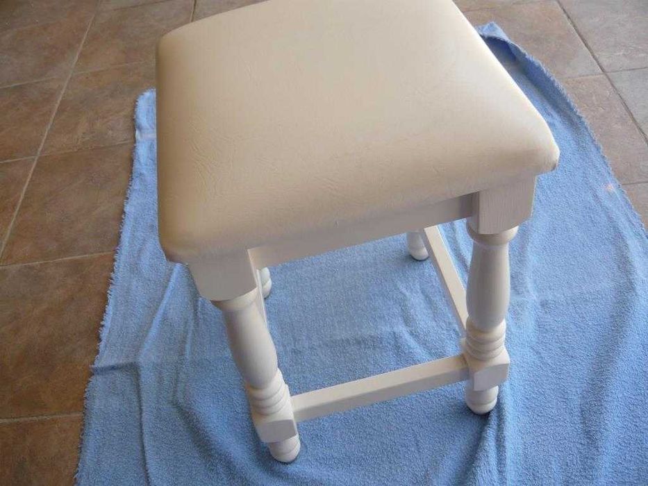 Banco e cadeira lacado branco