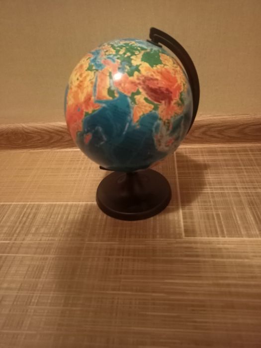 Глобус пластмасовий