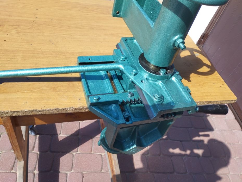 Stolik krzyżowy narzędziowy