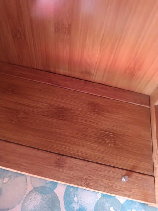 Móvel pequeno em madeira