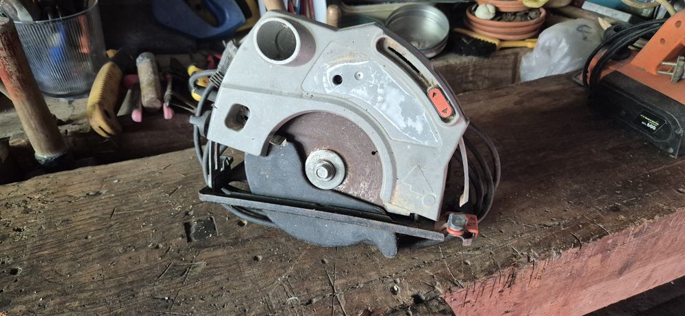 Vendo várias máquinas ferramentas usadas