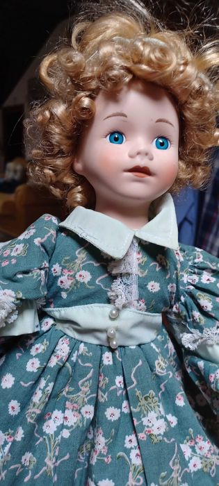 Boneca porcelana coleção