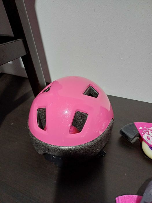 Conjunto Patins em linha com capacete, joelheiras e cotoveleiras!