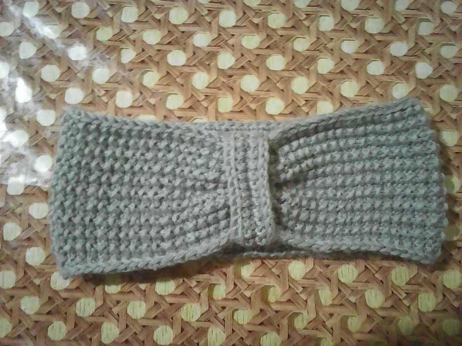 Жіноча в'язана пов'язка  на голову.  Р.54 – 56.