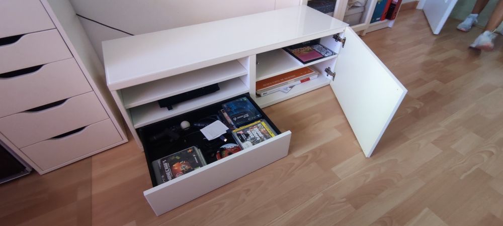 Móvel TV IKEA Besta + Base em vidro