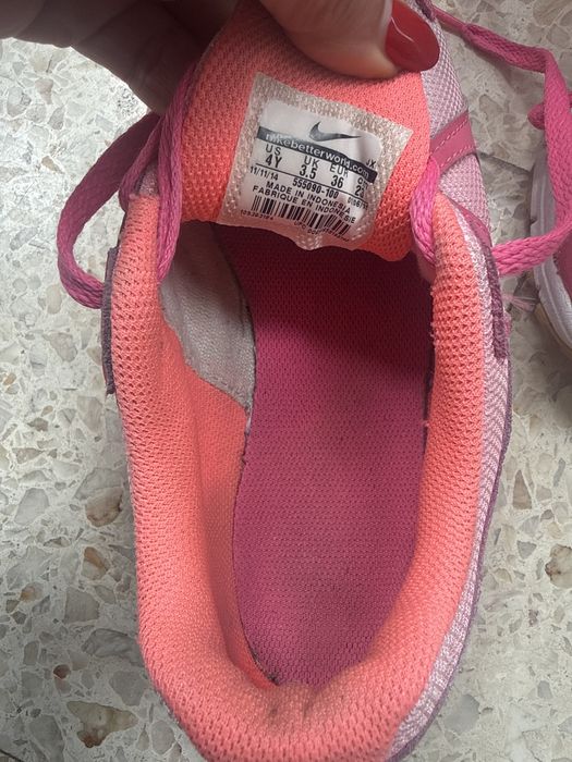 Tenis NIKE Cor de Rosa