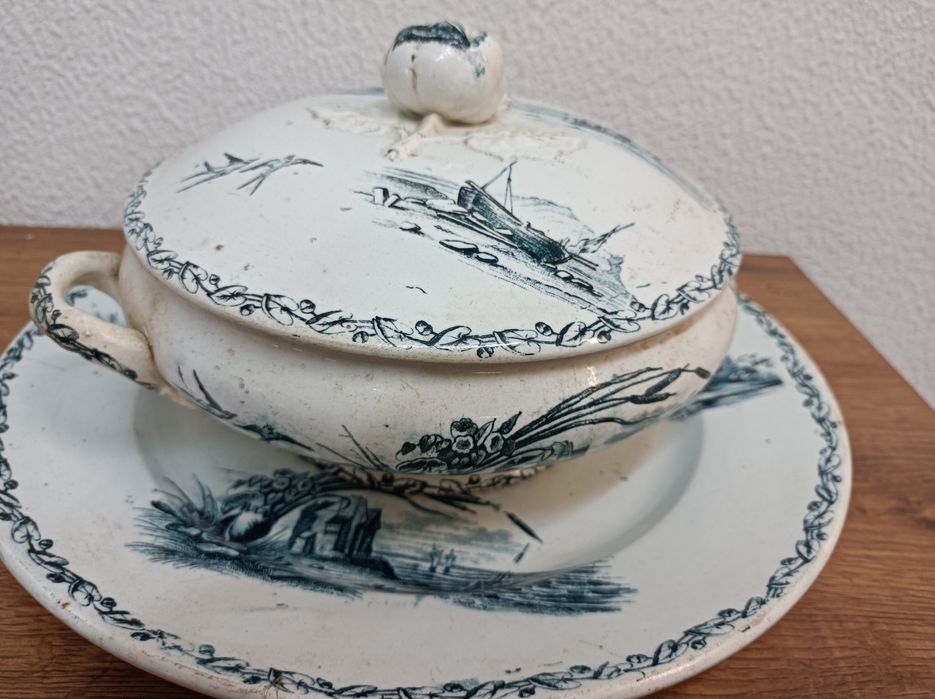 Terrina com prato redondo