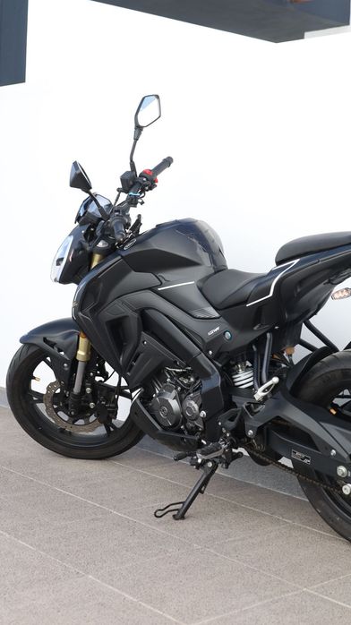 Keeway RKF 125 preta 2022