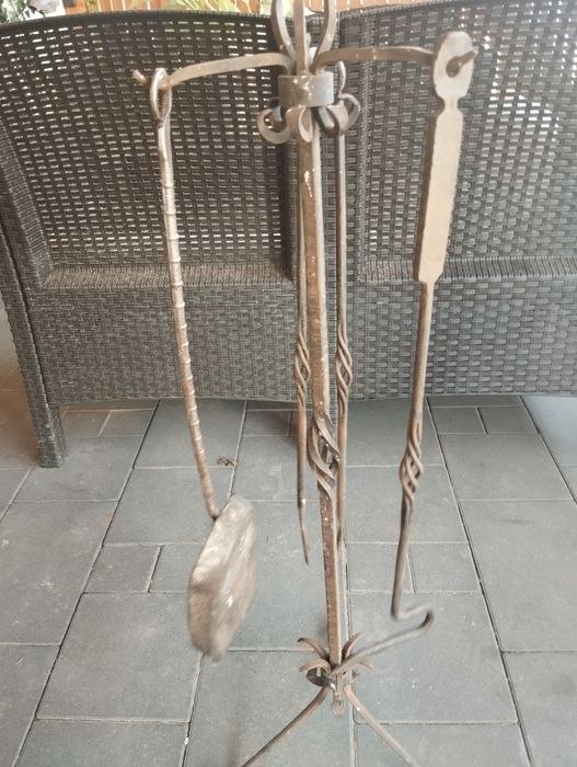 Stary vintage Stojak z  narzędziami do kominka/kuta stal