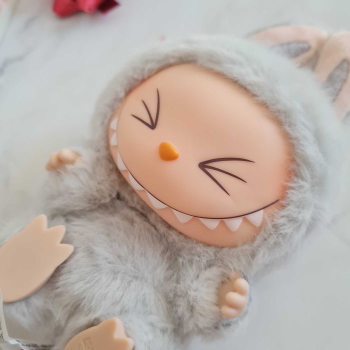 Labubu Have a Seat maskotka Popmart Hehe