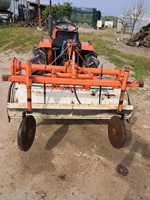 Vendo frese  com 1.50cm  e caixa carga 1.60cm marca galuch