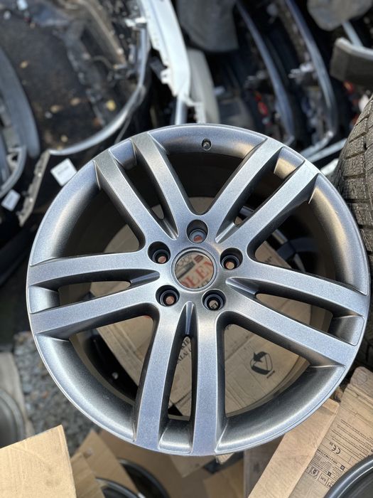 Капот Volkswagen Touareg nf fl таурег дверь фара