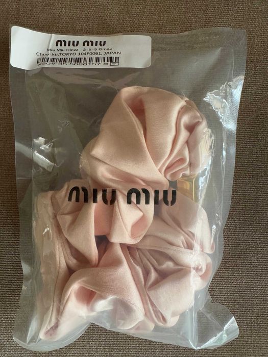 новая резинка ( скранч ) Miu Miu
