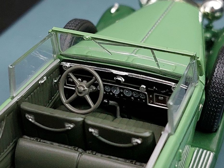 (Minichamps) 1/43 Maybach Zeppelin масштабна модель