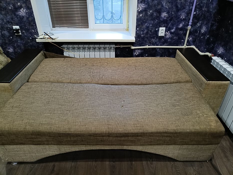 Продам диван   Б/у