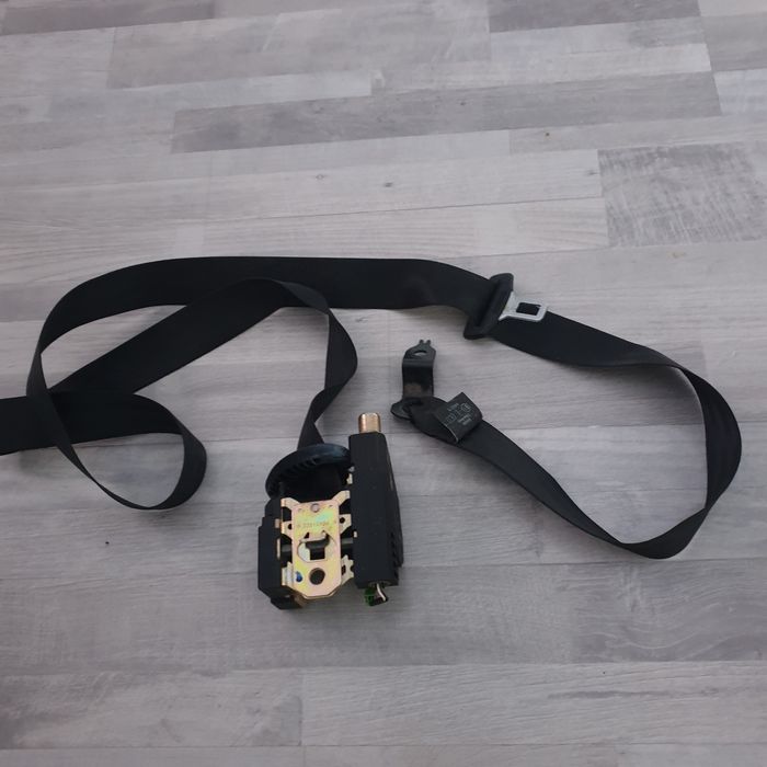 Pas bezpieczeństwa prawy przedni Skoda Fabia I