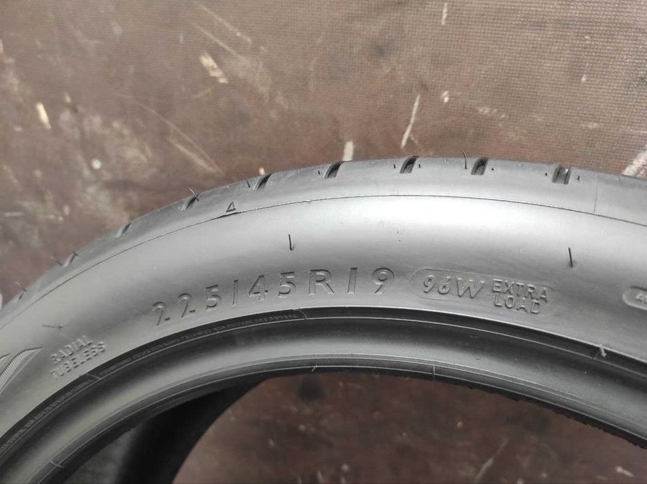 Dunlop Sport Maxx RT 225/45r19 made in Germany 4шт, 5,5-5,7мм, ЛЕТО. Привезены из Германии