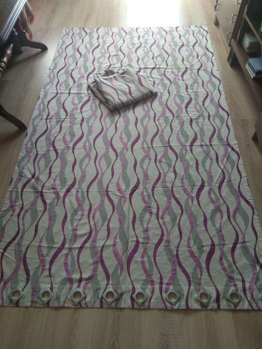 Zaciemniające zasłony na przelotkach