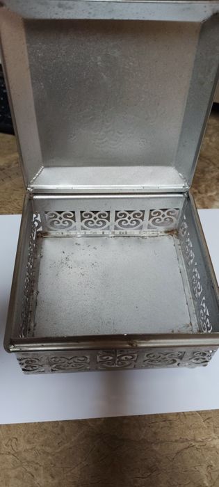 Ozdobna stara metalowa szkatułka / kasetka vintage – piękne ażurowe zdobienia