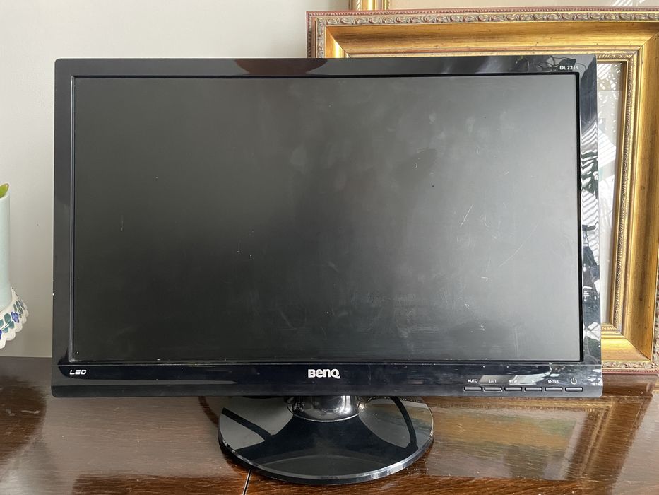 Minitor BENQ DL2215-B