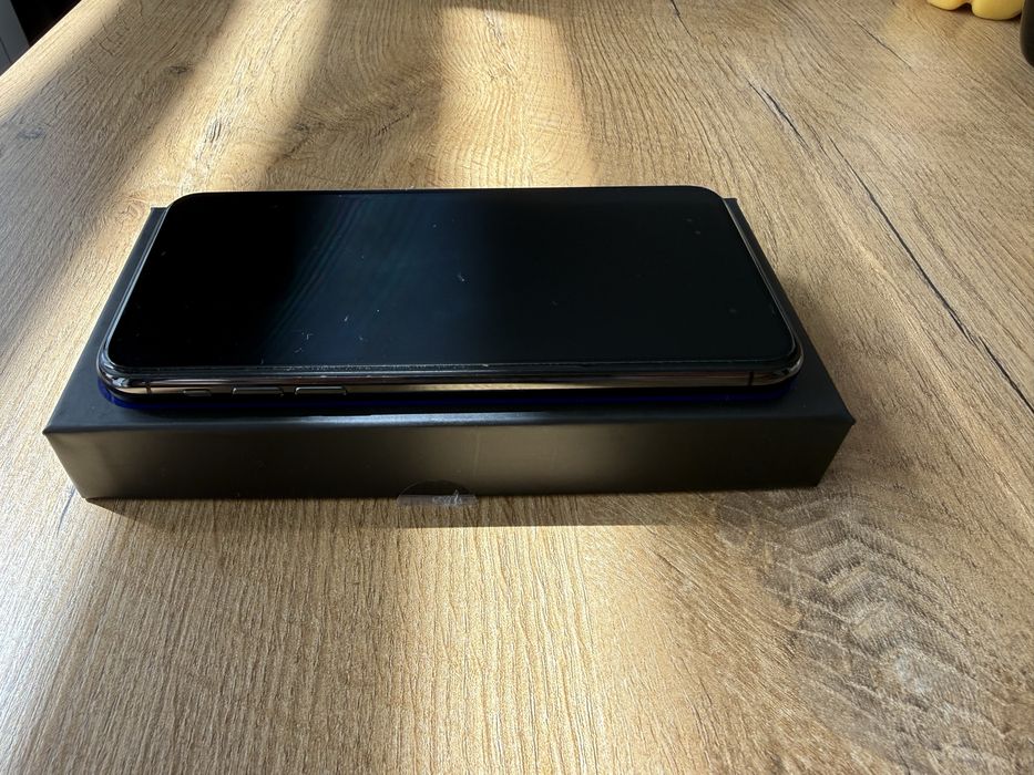 Iphone 11 pro max 64 gb + gratisy , cena do negocjacji