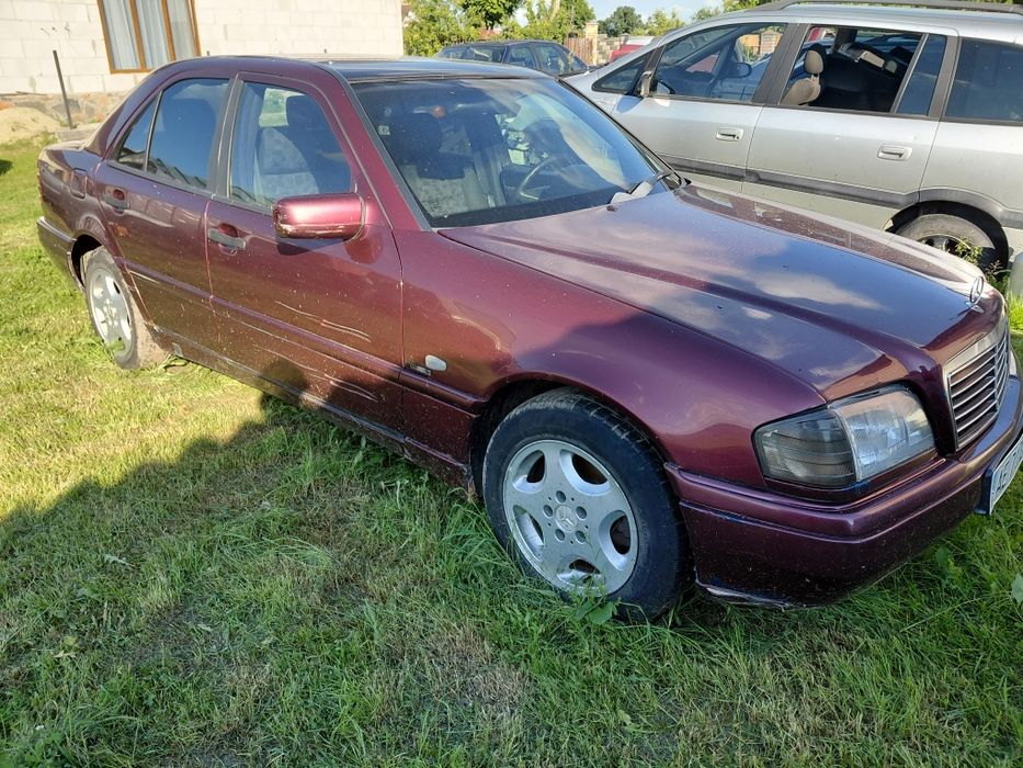 Мерседес w202  дизель 2,2